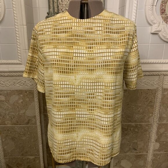 Ashley Stewart. Size 14W. Short Sleeve Shell Top. Keyhole Closure. B95. - Picture 2 of 5